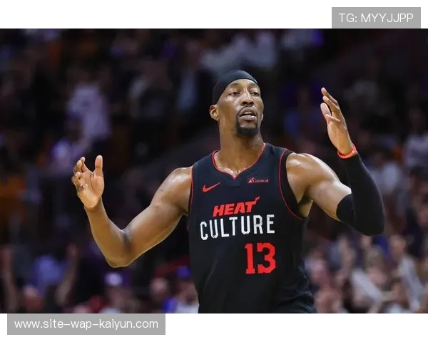 阿德巴约与恩比德内线对抗数据 两人均贡献两双